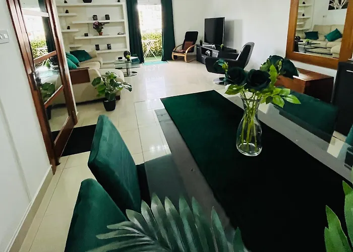 Spacious Side Seaview Apartment