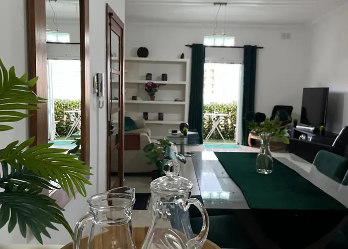 Spacious Side Seaview Apartment Sliema