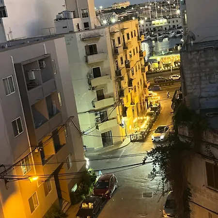 Spacious Side Seaview * سليمة