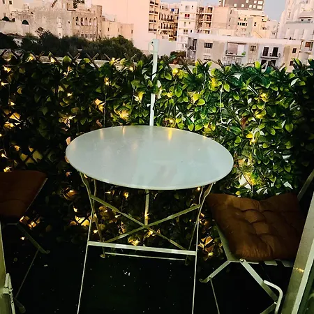 Spacious Side Seaview