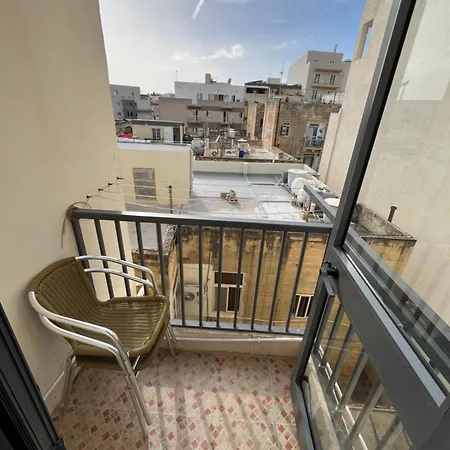 Spacious Side Seaview סליאמה