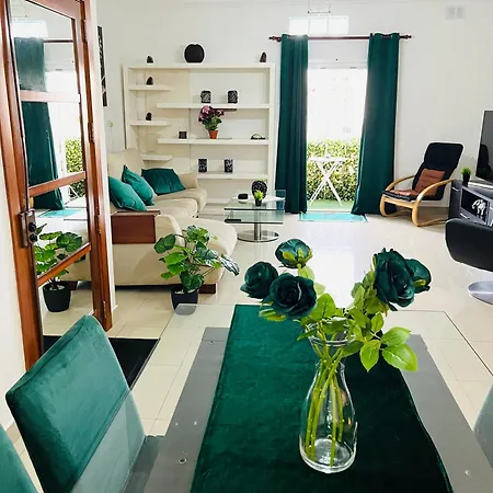 דירה Spacious Side Seaview