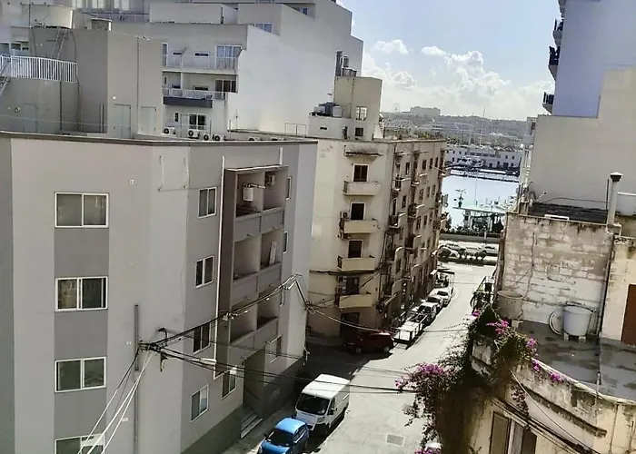 Spacious Side Seaview